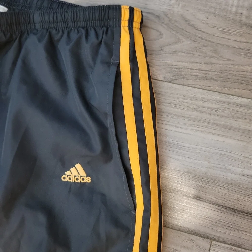 adidas windbreaker track